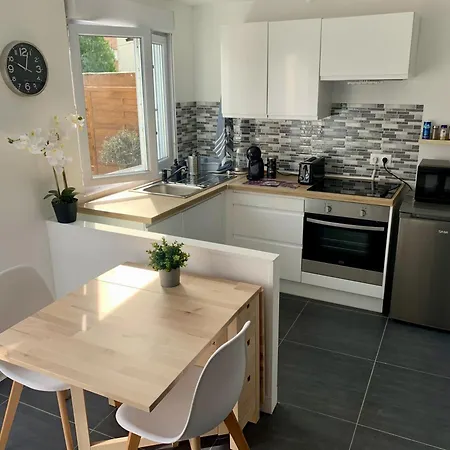 Apartment 'studiocdg' City, Roissy Airport, Parc Expositions, Arena Grand Paris, Disney, Asterix *