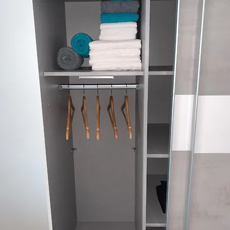 Appartement 'studiocdg Fr' Escale, & Patio, Proche Near Cdg Roissy Airport, Parc Expositions, Stade De France, Arena, Disney, Asterix Villepinte (Seine-Saint-Denis)